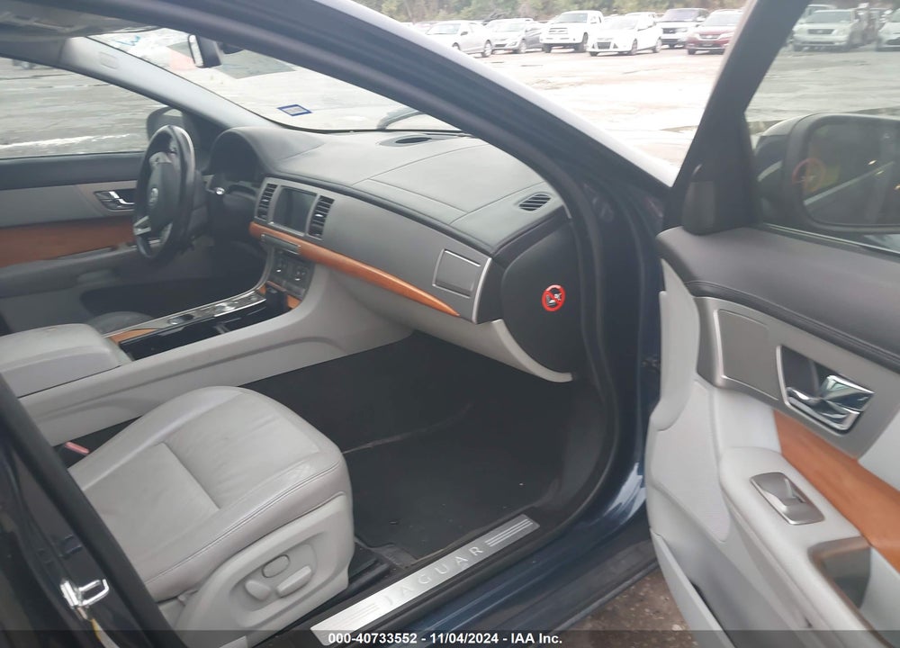 2009 JAGUAR XF LUXURY VIN: SAJWA05B79HR12075