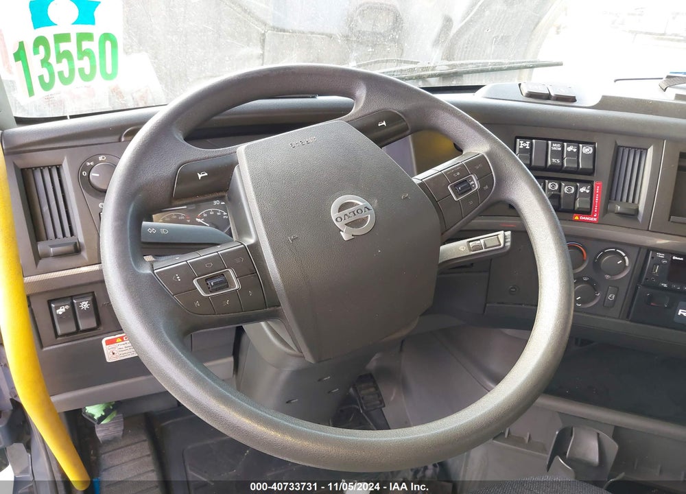 2022 VOLVO VNL VIN: 4V4NC9UG5NN318591