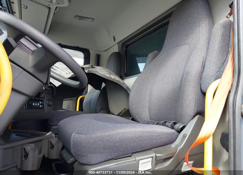 2022 VOLVO VNL VIN: 4V4NC9UG5NN318591
