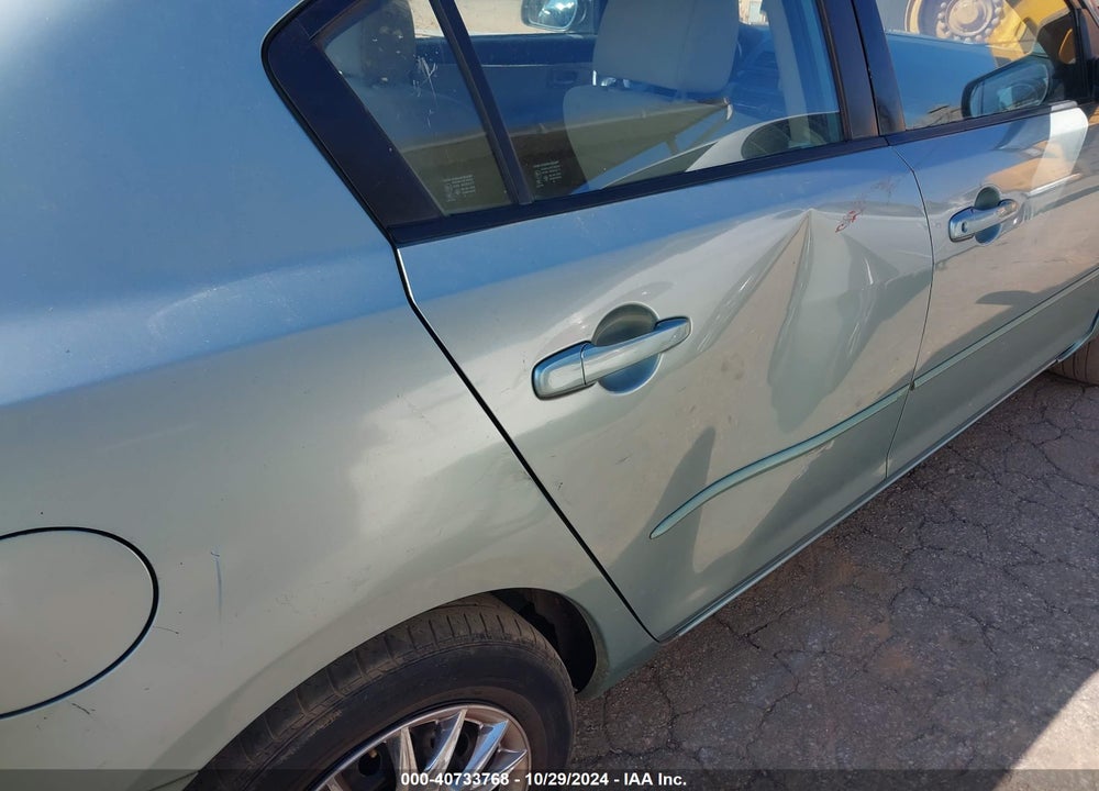 2004 MAZDA 3 I VIN: JM1BK12F441196387