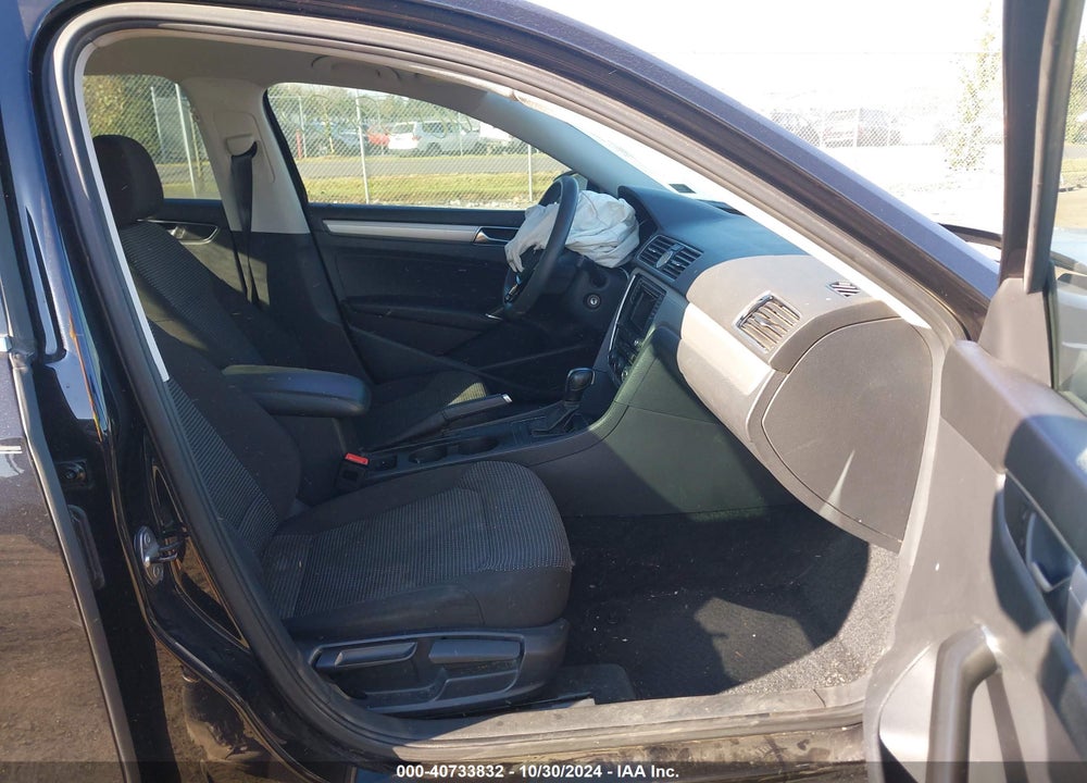 2017 VOLKSWAGEN PASSAT 1.8T S VIN: 1VWAT7A38HC006634