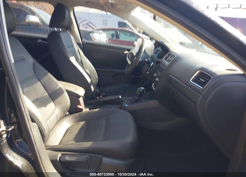 2012 VOLKSWAGEN JETTA 2.5L SE VIN: 3VWDP7AJ0CM458164