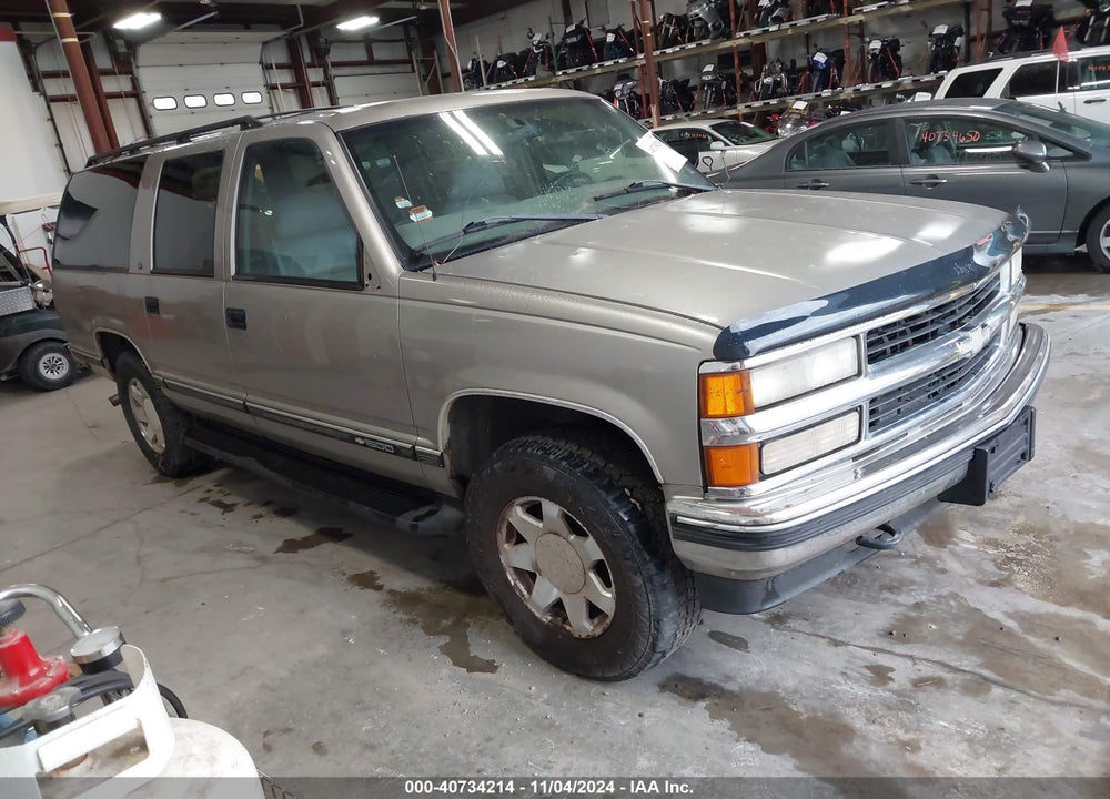 1999 CHEVROLET SUBURBAN 1500 LT VIN: 3GNFK16R2XG116779