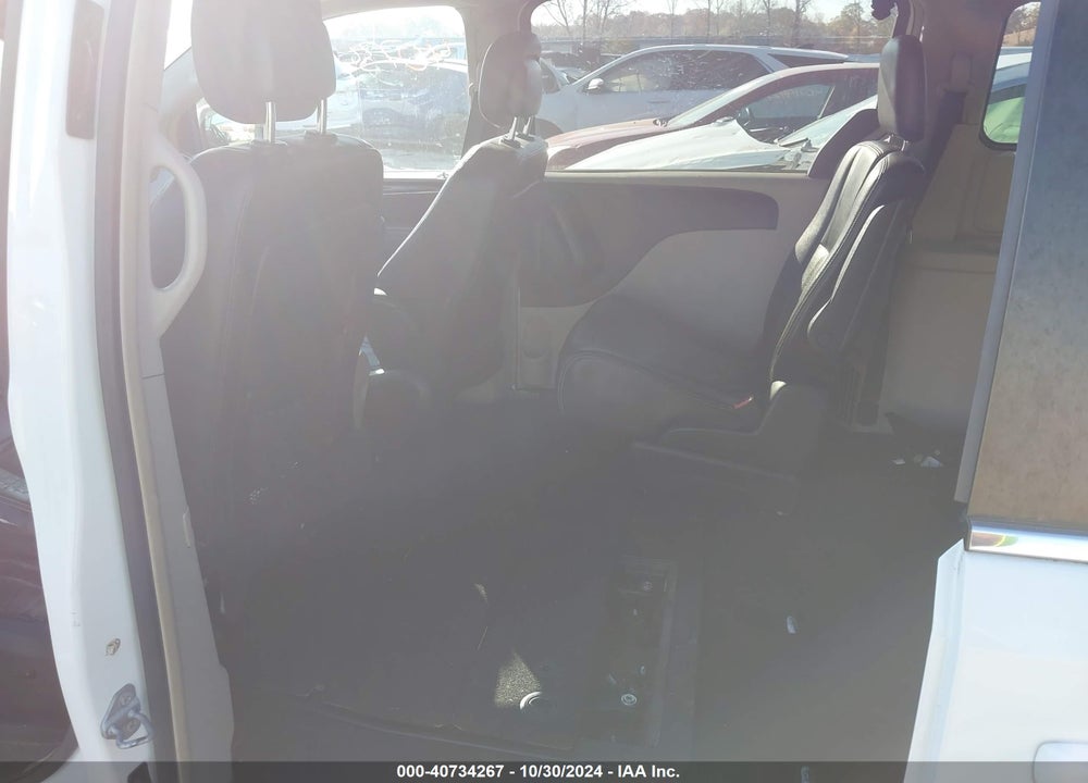 2014 CHRYSLER TOWN & COUNTRY TOURING VIN: 2C4RC1BG1ER397200