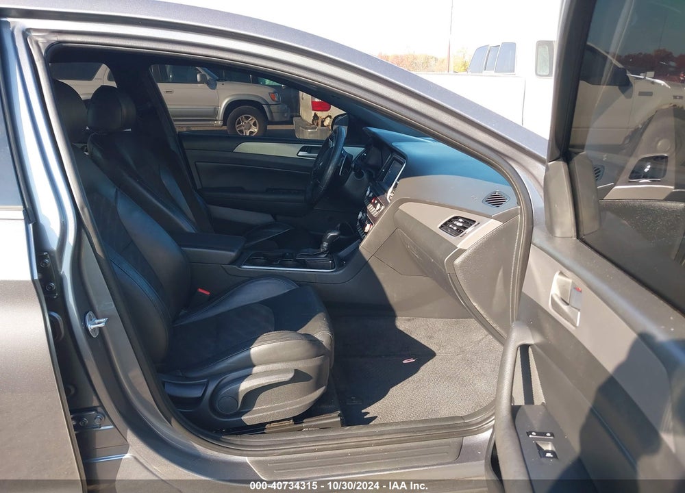 2018 HYUNDAI SONATA VIN: 5NPE34AF0JH635599