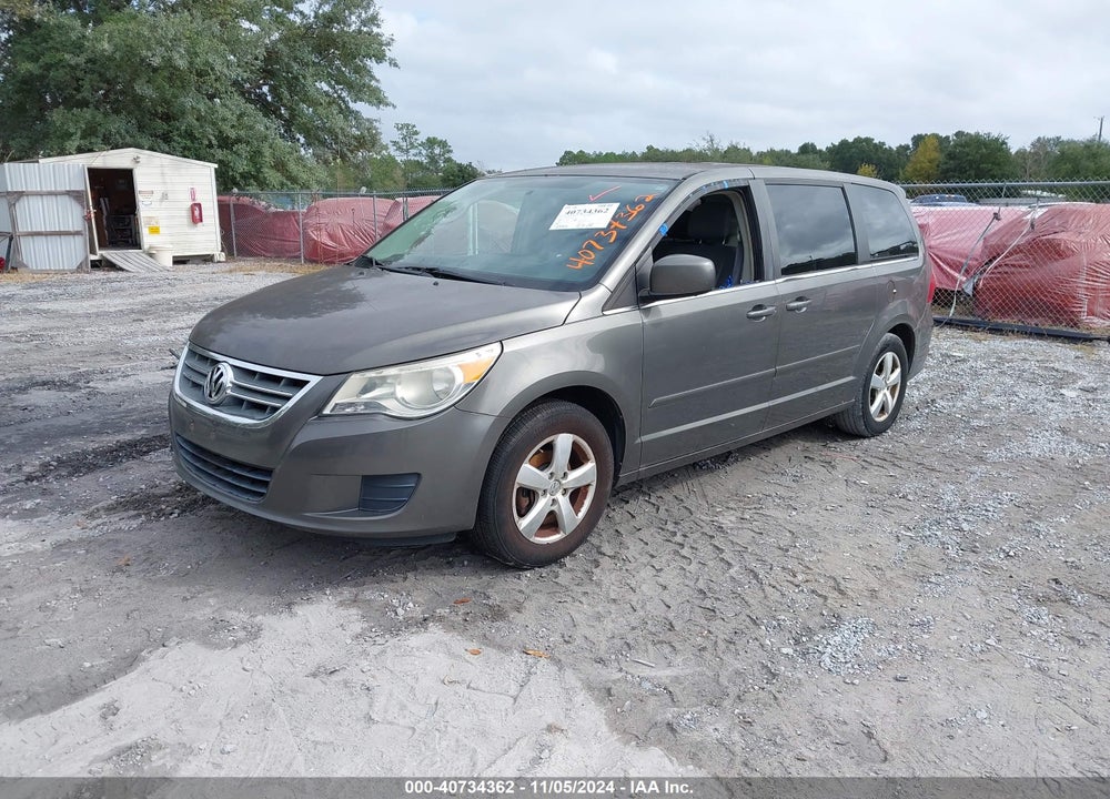 2010 VOLKSWAGEN ROUTAN SE VIN: 2V4RW3D1XAR272689