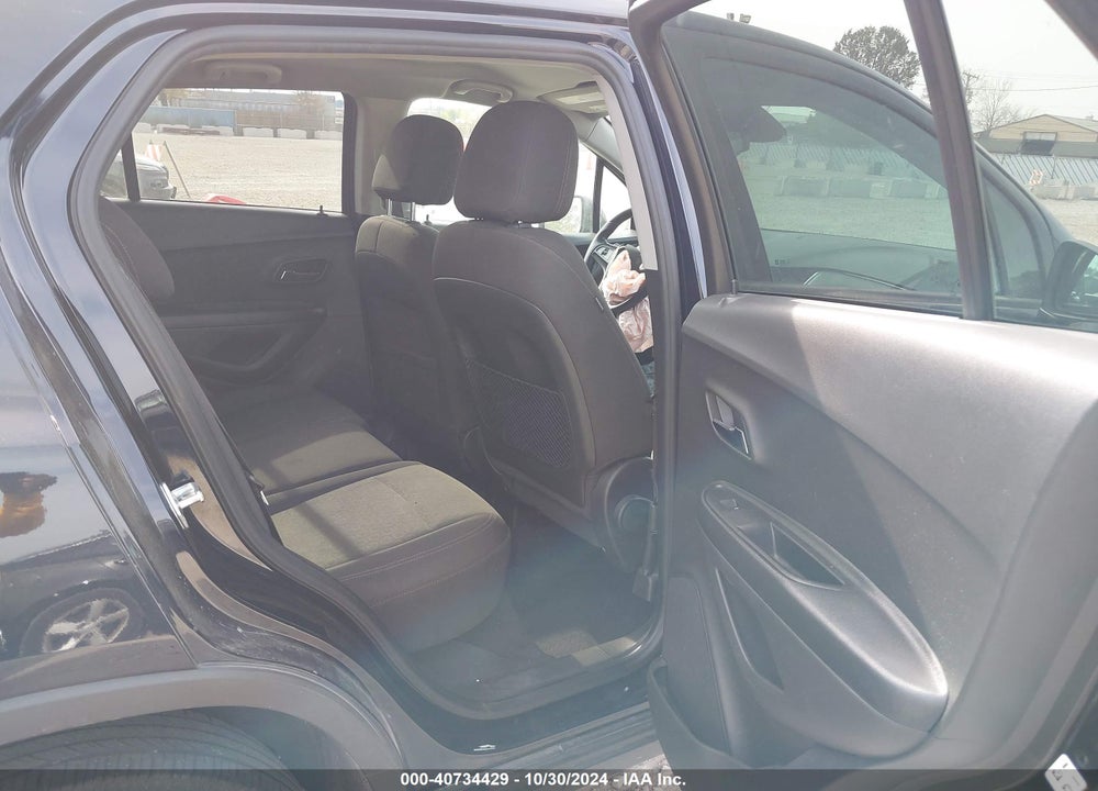 2021 CHEVROLET TRAX AWD LS VIN: KL7CJNSBXMB345579