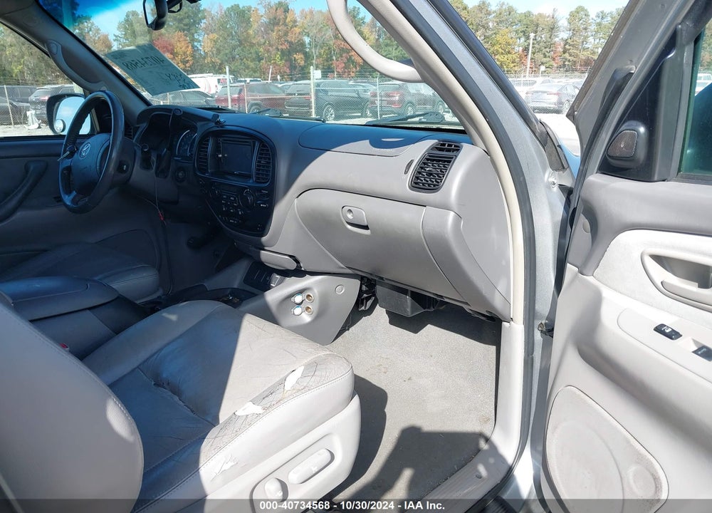 2005 TOYOTA SEQUOIA SR5 V8 VIN: 5TDBT44A25S241718
