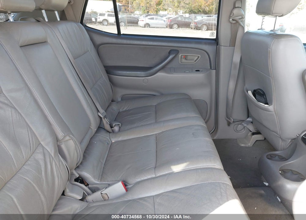 2005 TOYOTA SEQUOIA SR5 V8 VIN: 5TDBT44A25S241718