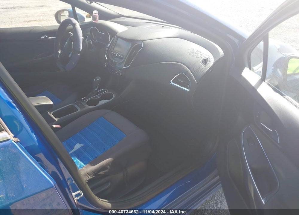 2017 CHEVROLET CRUZE VIN: 3G1BE6SM2HS592530