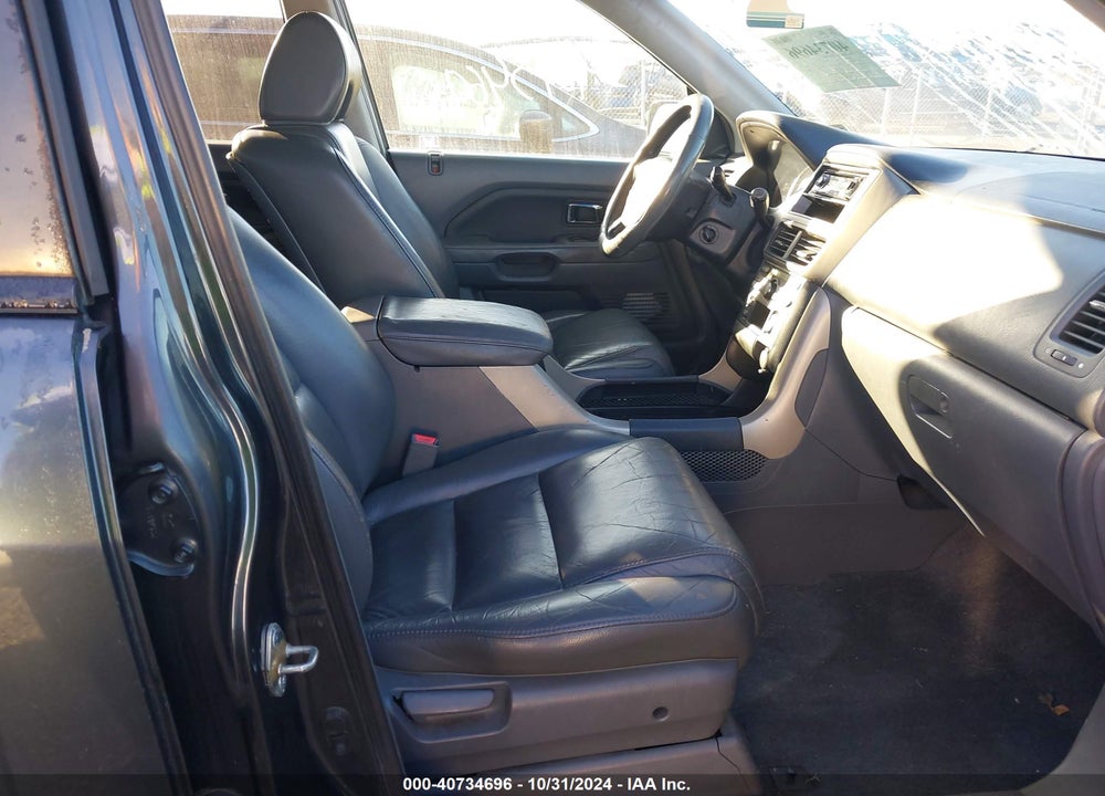 2006 HONDA PILOT EX-L VIN: 5FNYF28586B010492