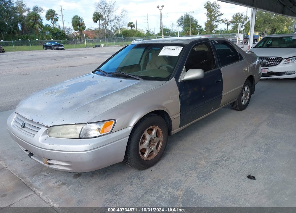 1998 TOYOTA CAMRY XLE VIN: 4T1BG28K0WU381447