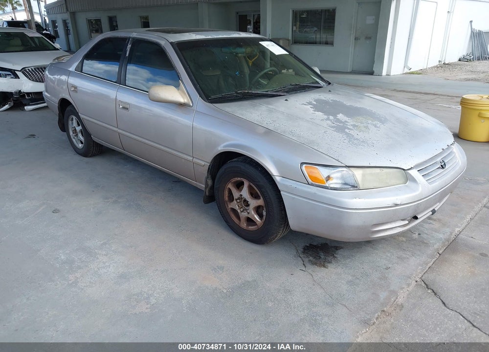 1998 TOYOTA CAMRY XLE VIN: 4T1BG28K0WU381447
