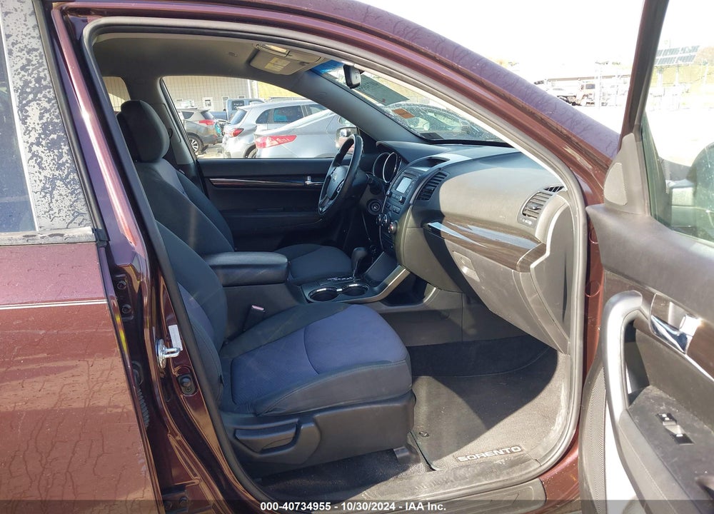 2013 KIA SORENTO LX VIN: 5XYKT3A68DG401901