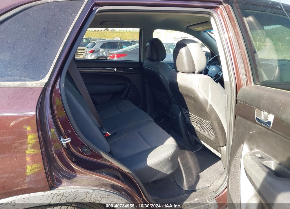 2013 KIA SORENTO LX VIN: 5XYKT3A68DG401901