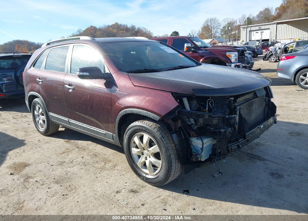 2013 KIA SORENTO LX VIN: 5XYKT3A68DG401901