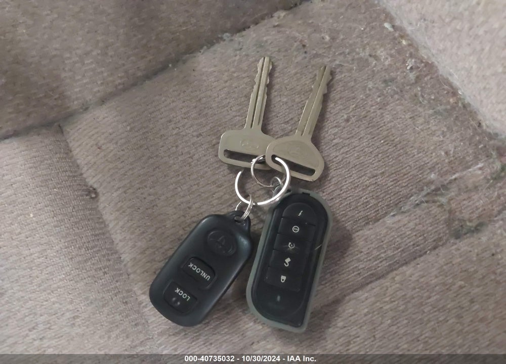 2000 TOYOTA CAMRY LE VIN: 4T1BG22K3YU960573