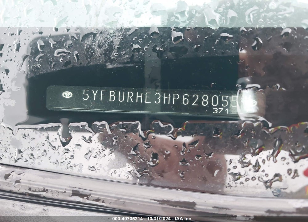 2017 TOYOTA COROLLA SE VIN: 5YFBURHE3HP628055
