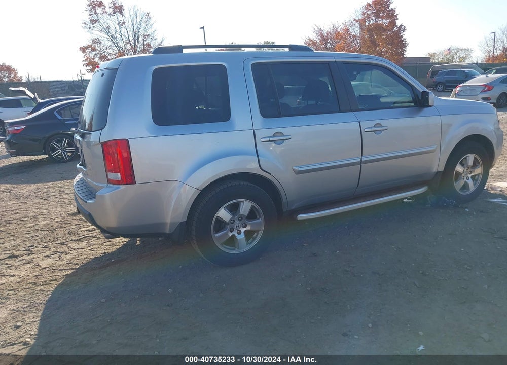 2011 HONDA PILOT EX-L VIN: 5FNYF4H76BB101543