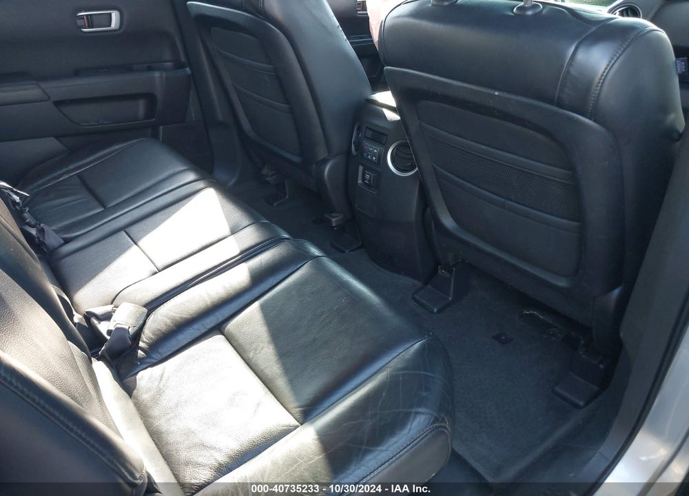 2011 HONDA PILOT EX-L VIN: 5FNYF4H76BB101543
