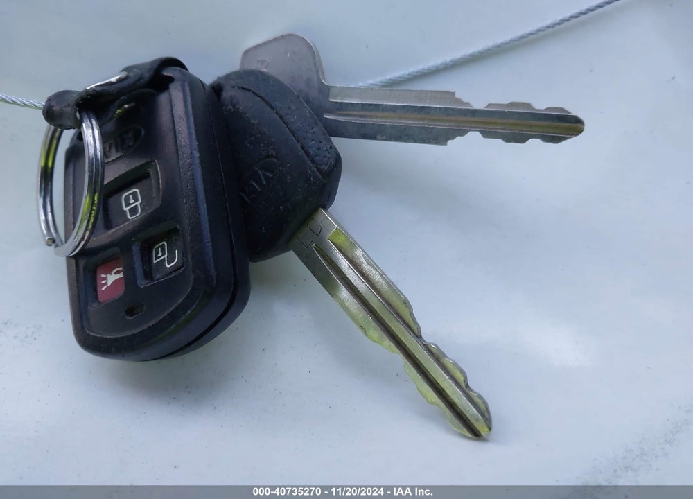 2005 KIA SPECTRA5 VIN: KNAFE161255110086