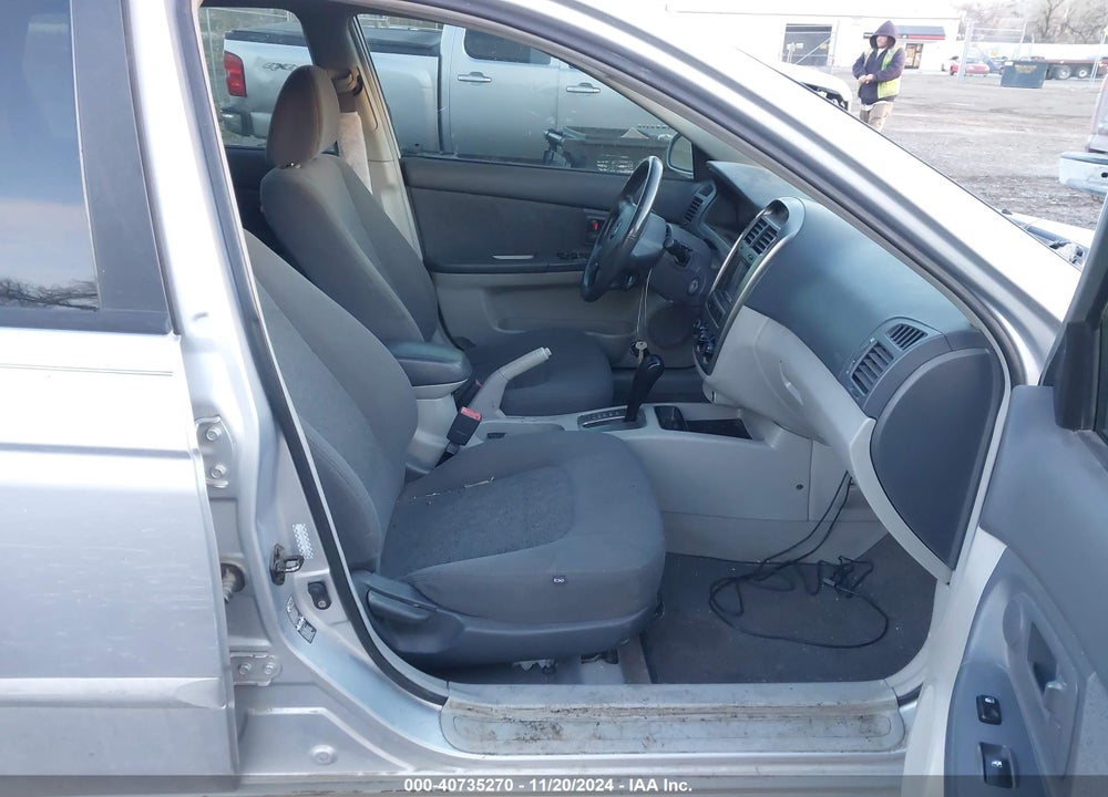 2005 KIA SPECTRA5 VIN: KNAFE161255110086