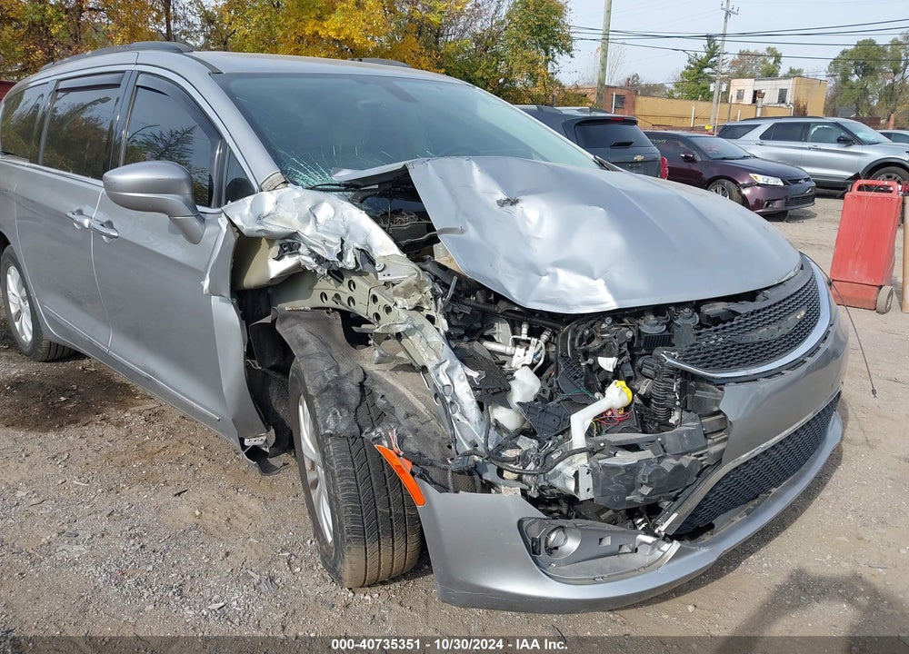 2017 CHRYSLER PACIFICA TOURING L VIN: 2C4RC1BG5HR741423
