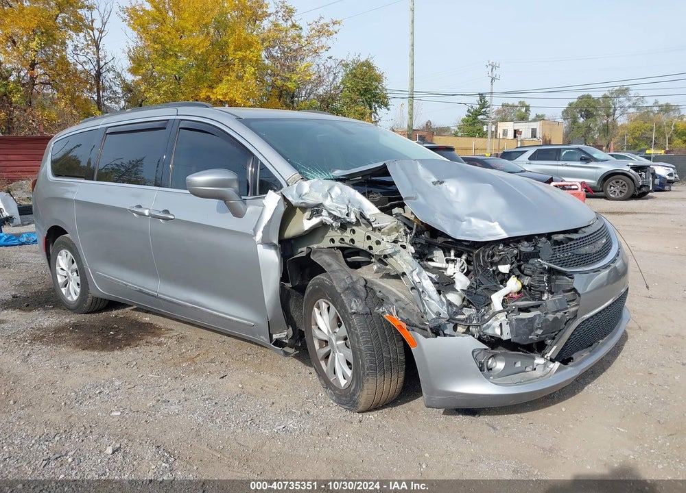 2017 CHRYSLER PACIFICA TOURING L VIN: 2C4RC1BG5HR741423