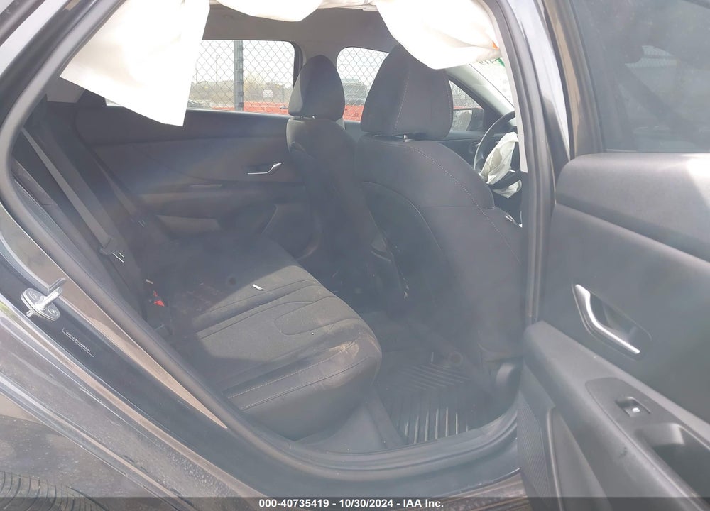 2022 HYUNDAI ELANTRA SEL VIN: 5NPLM4AG1NH083694