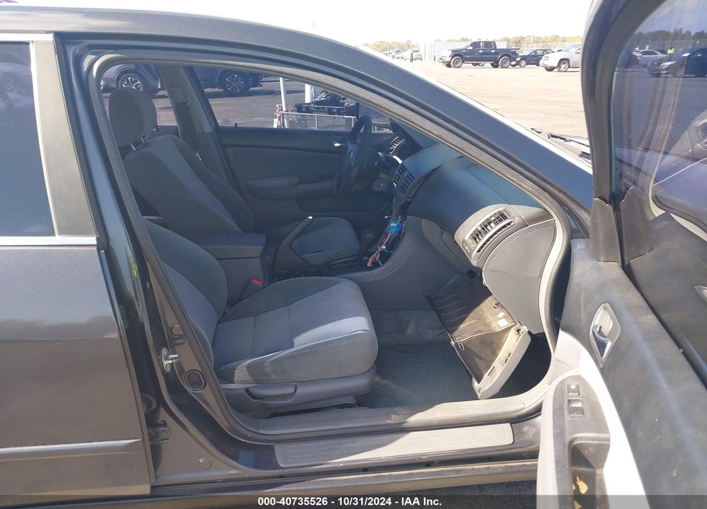 2004 HONDA ACCORD SDN LX VIN: 1HGCM56384A076325