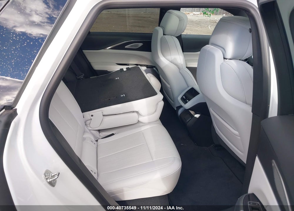 2024 CADILLAC LYRIQ LUXURY W/1SD VIN: 1GYKPRRL5RZ131191