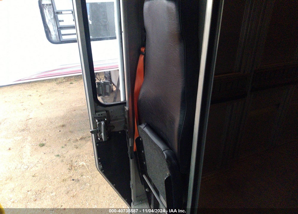 2012 FREIGHTLINER CHASSIS M LINE WALK-IN VAN VIN: 4UZAC3DV4CCBT7205