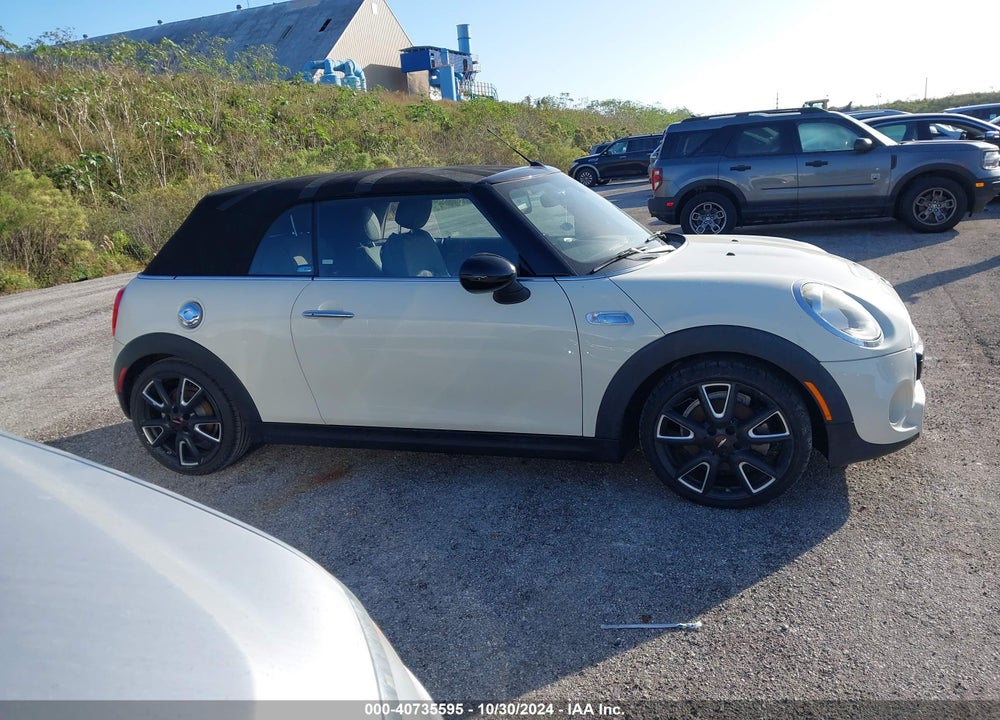 2017 MINI CONVERTIBLE COOPER S VIN: WMWWG9C34H3C81830