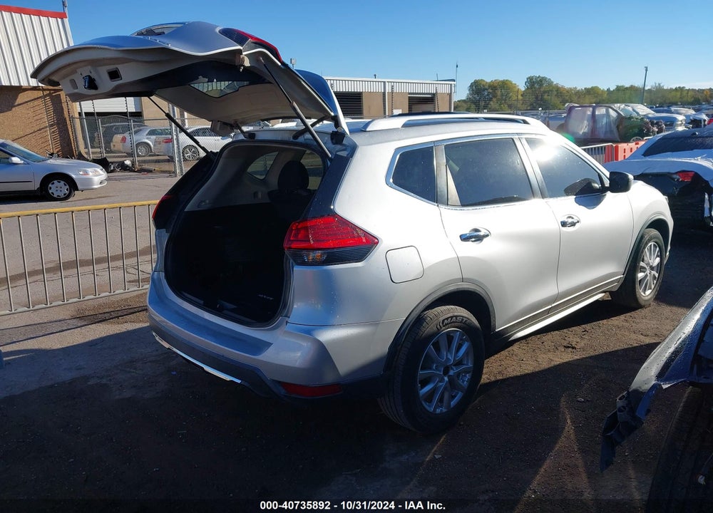 2017 NISSAN ROGUE SV VIN: KNMAT2MV8HP552541