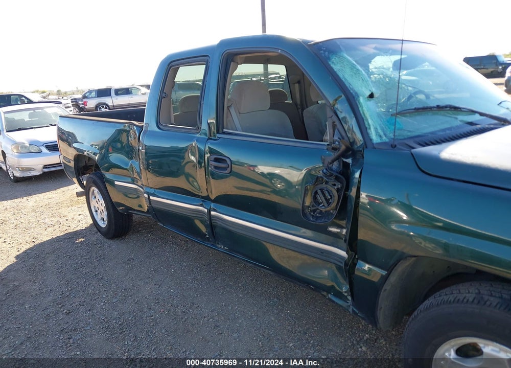2002 CHEVROLET SILVERADO 1500 LS VIN: 2GCEC19T621189275