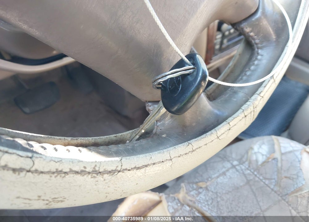 2000 TOYOTA SIENNA XLE VIN: 4T3ZF13C1YU295473