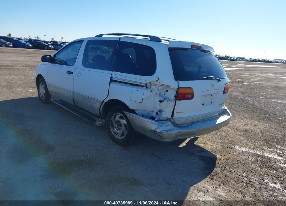 2000 TOYOTA SIENNA XLE VIN: 4T3ZF13C1YU295473