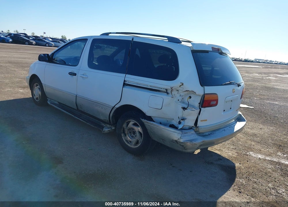 2000 TOYOTA SIENNA XLE VIN: 4T3ZF13C1YU295473