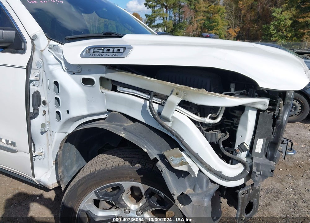2019 RAM 1500 LIMITED 4X4 5'7 BOX VIN: 1C6SRFHT3KN752210