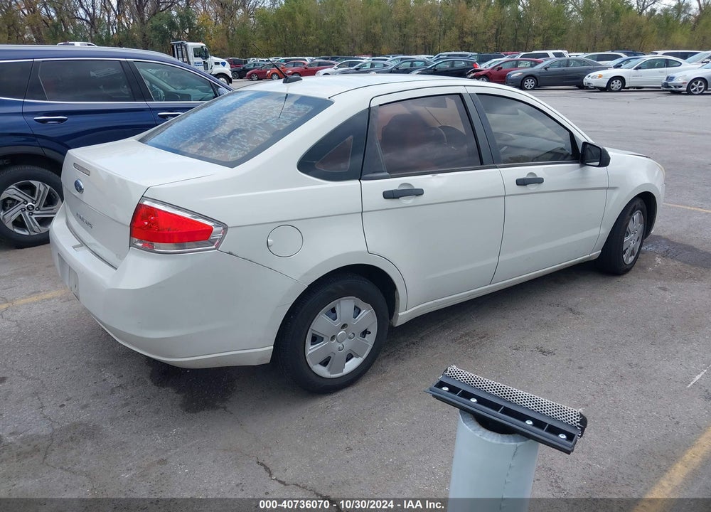 2011 FORD FOCUS VIN: 1FAHP3EN8BW179902