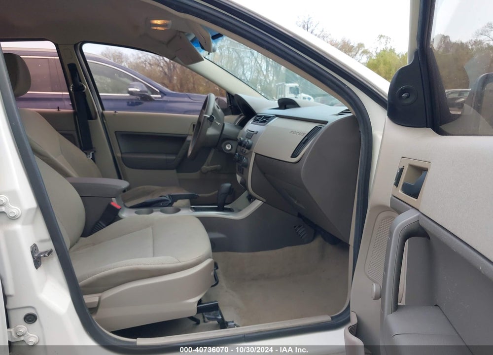 2011 FORD FOCUS VIN: 1FAHP3EN8BW179902