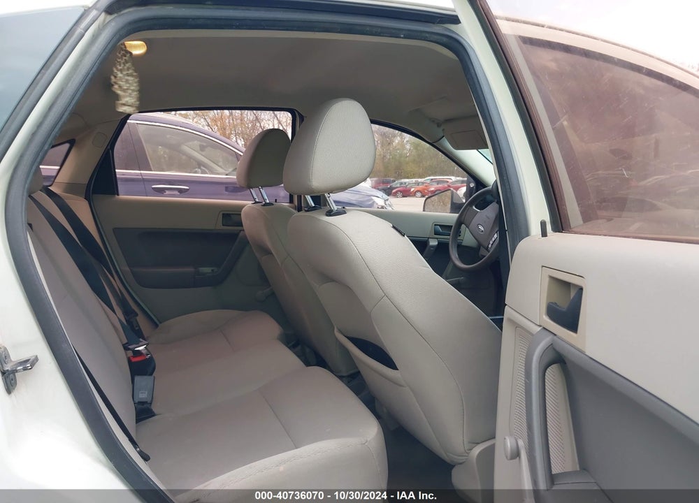 2011 FORD FOCUS VIN: 1FAHP3EN8BW179902