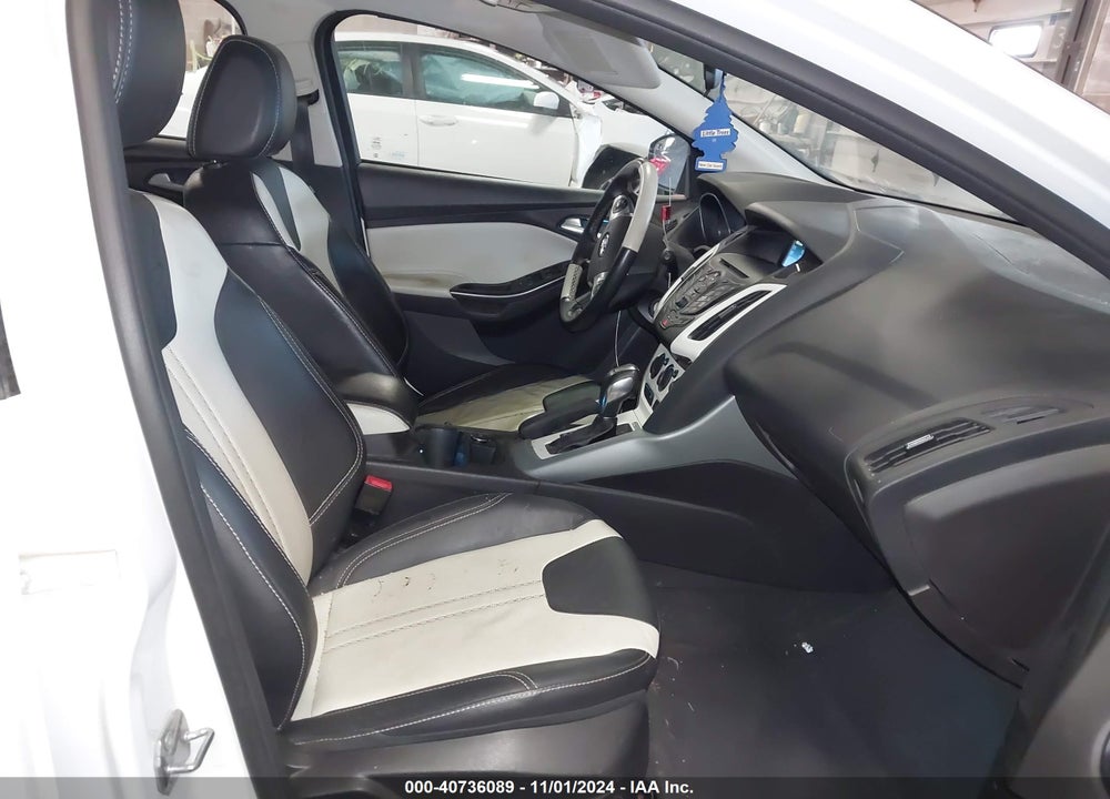 2014 FORD FOCUS SE VIN: 1FADP3K25EL404257