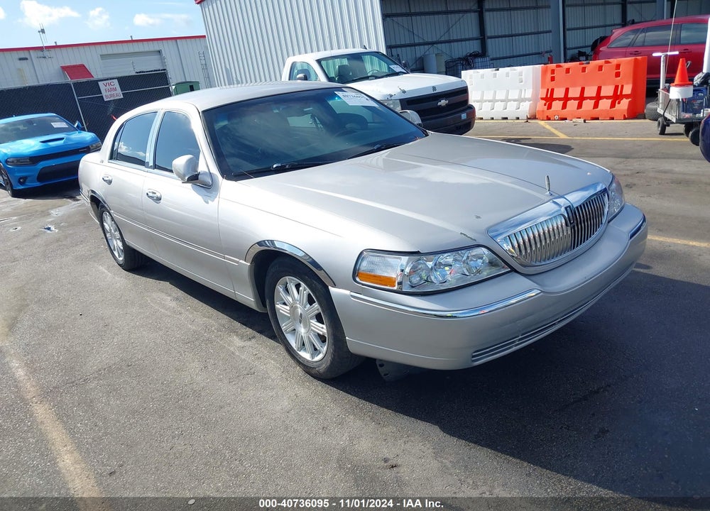 2009 LINCOLN TOWN CAR SIGNATURE LIMITED VIN: 2LNHM82V59X633845
