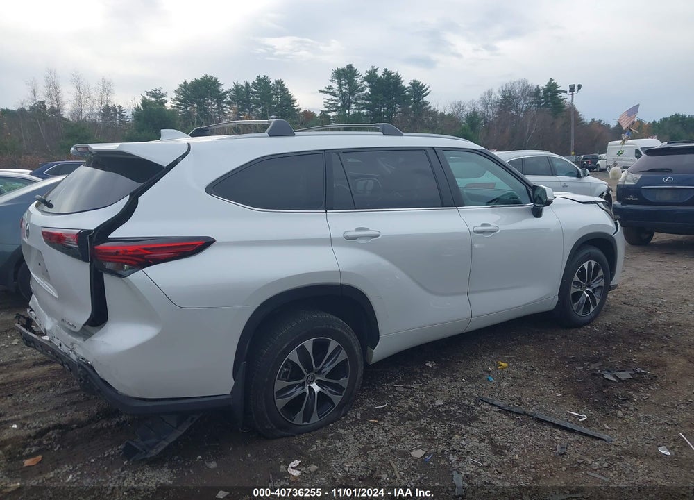 2023 TOYOTA HIGHLANDER XLE VIN: 5TDKDRBH8PS507644