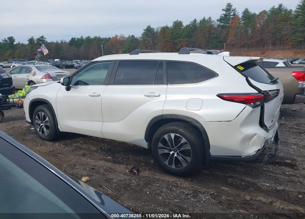 2023 TOYOTA HIGHLANDER XLE VIN: 5TDKDRBH8PS507644
