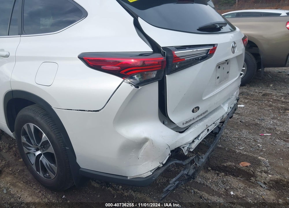 2023 TOYOTA HIGHLANDER XLE VIN: 5TDKDRBH8PS507644
