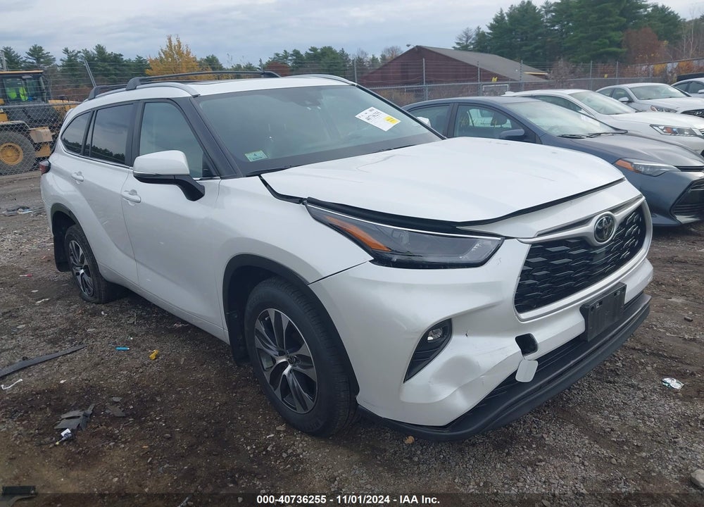 2023 TOYOTA HIGHLANDER XLE VIN: 5TDKDRBH8PS507644