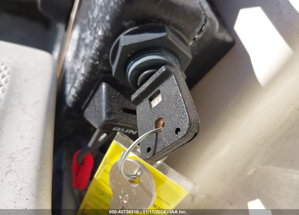 2013 BOSTON WHALER OTHER VIN: BWCE0071G213