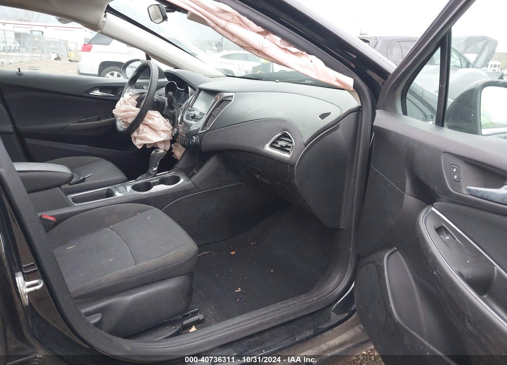 2018 CHEVROLET CRUZE LT AUTO VIN: 1G1BE5SM4J7180592